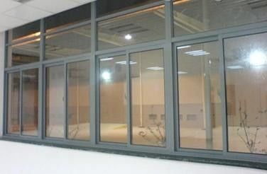 Bureau Grey Single Glass Slider Window foncé/fenêtre de glissement intérieure horizontale